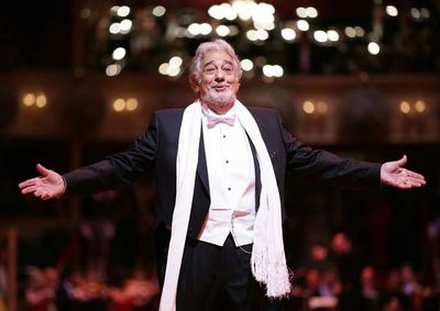 Plácido Domingo pide perdón a las mujeres tras denuncias