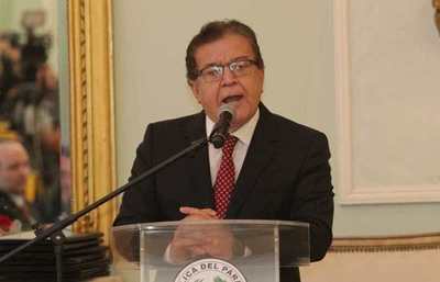 Nicanor admite que en entes públicos y en la EBY el nepotismo “es brutal” y de paso revela un “pedido” de Bacigalupo