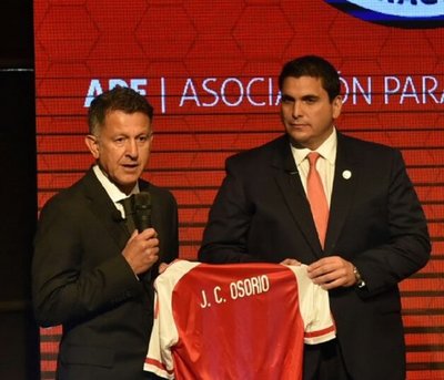 Osorio deja la Albiroja