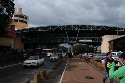 Suba del dólar espanta a los turistas brasileños