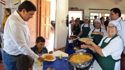 San Juan Bautista; almuerzo escolar en el primer dia de clases