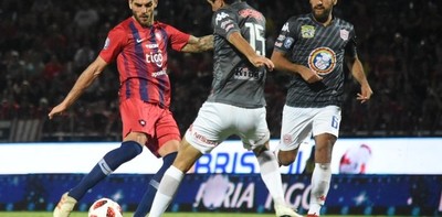 Tras el escándalo, habló el árbitro Cristian Aquino