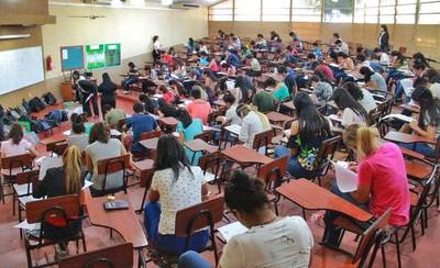Avanza el plan de becas 2019 de la Gobernación de Central