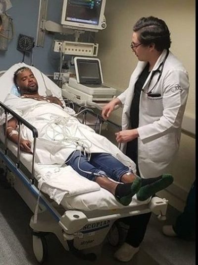 Reguetonero ingresó al hospital por agotamiento aunque médicos evaluaban coronavirus