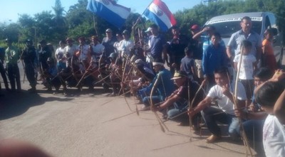 Campesinos e indígenas comienzan a cerrar rutas