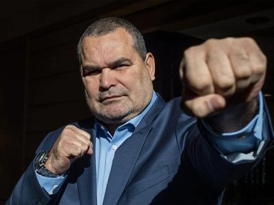 "Son oficinistas los que trabajan hoy en la Selección"
