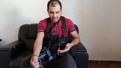 Prepotentes marinos reducen y esposan a reportero gráfico por hacer su trabajo