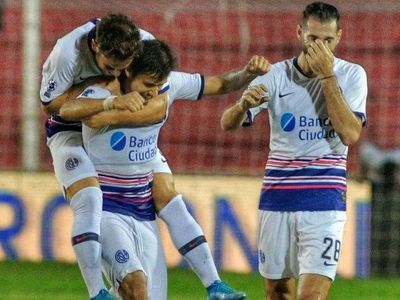 Argentina suspende el fútbol