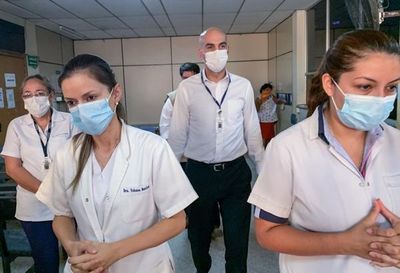 Reclamo justo; profesionales de blanco dependientes de los Consejos merecen prioridad