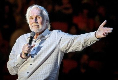 Muere Kenny Rogers, emblema del country