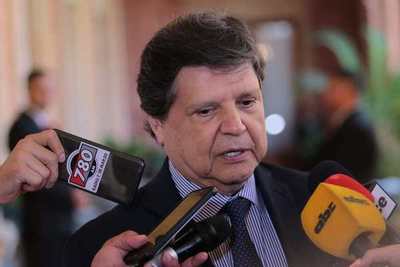Controles más estrictos desde hoy: “A los inadaptados se les garrotea”, advierte Acevedo