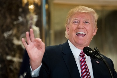 Hombre muere en EEUU luego de tomar cloroquina, fórmula recomendada por Trump para combatir el Coronavirus