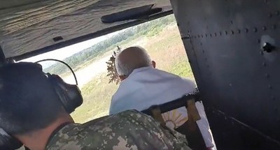 Arzobispo Valenzuela bendijo a la población de Asunción y Área Metropolitana desde un helicóptero de la Fuerza Aérea