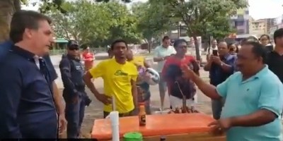 Jair Bolsonaro otra vez desoye recomendaciones de cuarentena, se pasea por las calles y charla con vendedores; esta vez sin tapabocas