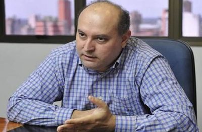 Economista advierte que cuarentena puede provocar “un colapso total de la economía”
