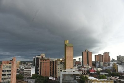 Anuncian tormentas eléctricas e ingreso de frente frío para este jueves