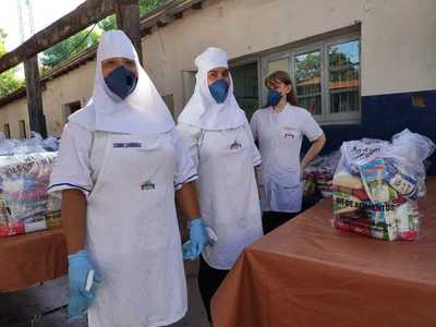 Continúan entrega de kits de alimentos en escuelas y colegios de Asunción