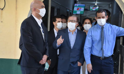 EBY realiza entrega de Gs. 1.900 millones para equipar al Hospital San Jorge