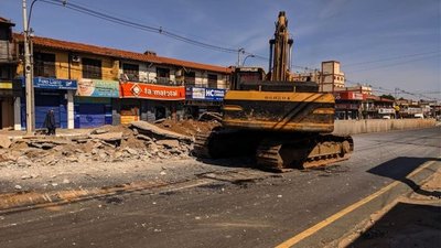 Demolición de paradas de metrobús podría culminar este fin de semana