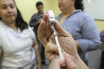 ¿Quiénes deben recibir la vacuna contra la Influenza?