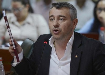 Asesor de la Presidencia sostiene que “si existen pruebas contundentes” apoyarán juicio político a Quiñónez