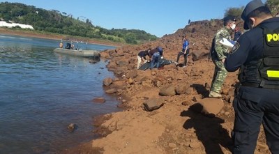 Hallan otro cuerpo en el Paraná, un joven sigue desaparecido