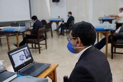 Futuros capacitadores del TSJE recibieron charla sobre voto secuencial y electrónico