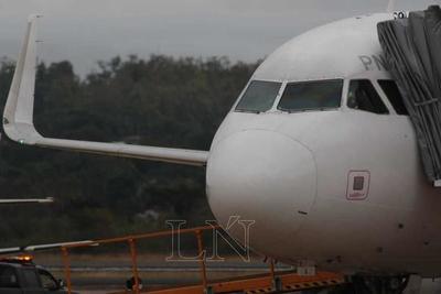 Llegaron más paraguayos en un vuelo humanitario y estarán aislados en albergues