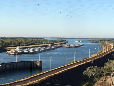 Presidente de la República: Producción agrícola retoma exportación fluvial con apertura de compuertas