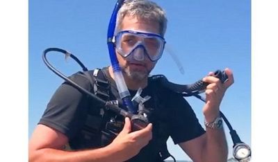 Mario Abdo destaca el turismo interno y enseña a bucear en el río Paraná