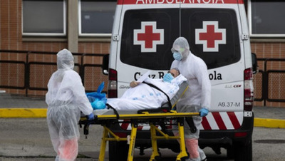 Polémica en España por desajustes en el número de víctimas del coronavirus
