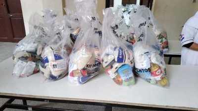 Entregan 517 kits de alimentos en el colegio Asunción Escalada