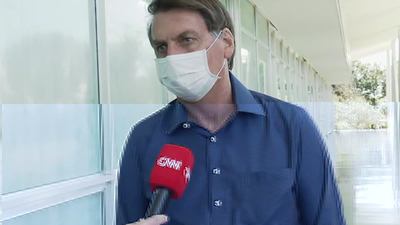 Demandarán a Bolsonaro por poner en riesgo a periodistas al anunciar positivo
